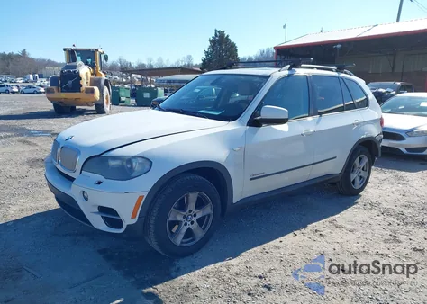 2011 BMW X5 xDrive35D z USA, uszkodzony, nr VIN 5UXZW0C56BL371189